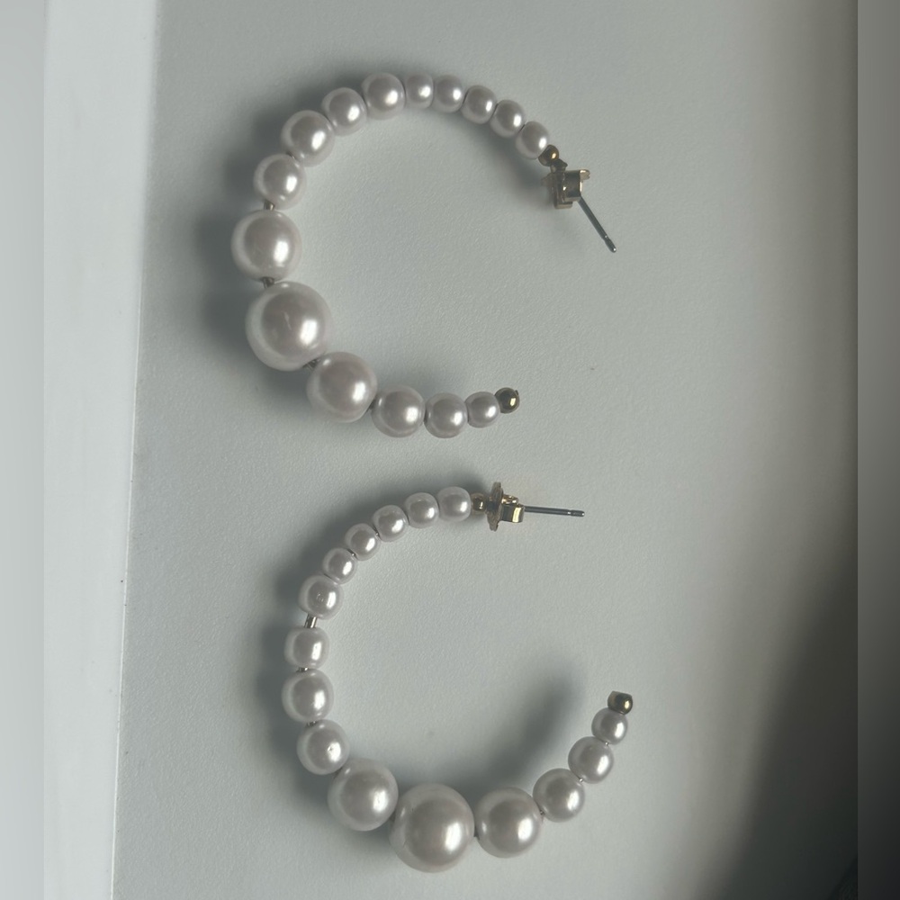 Chunky Gold Tone Faux Pearl Hoop Earrings - Picture 3 of 7